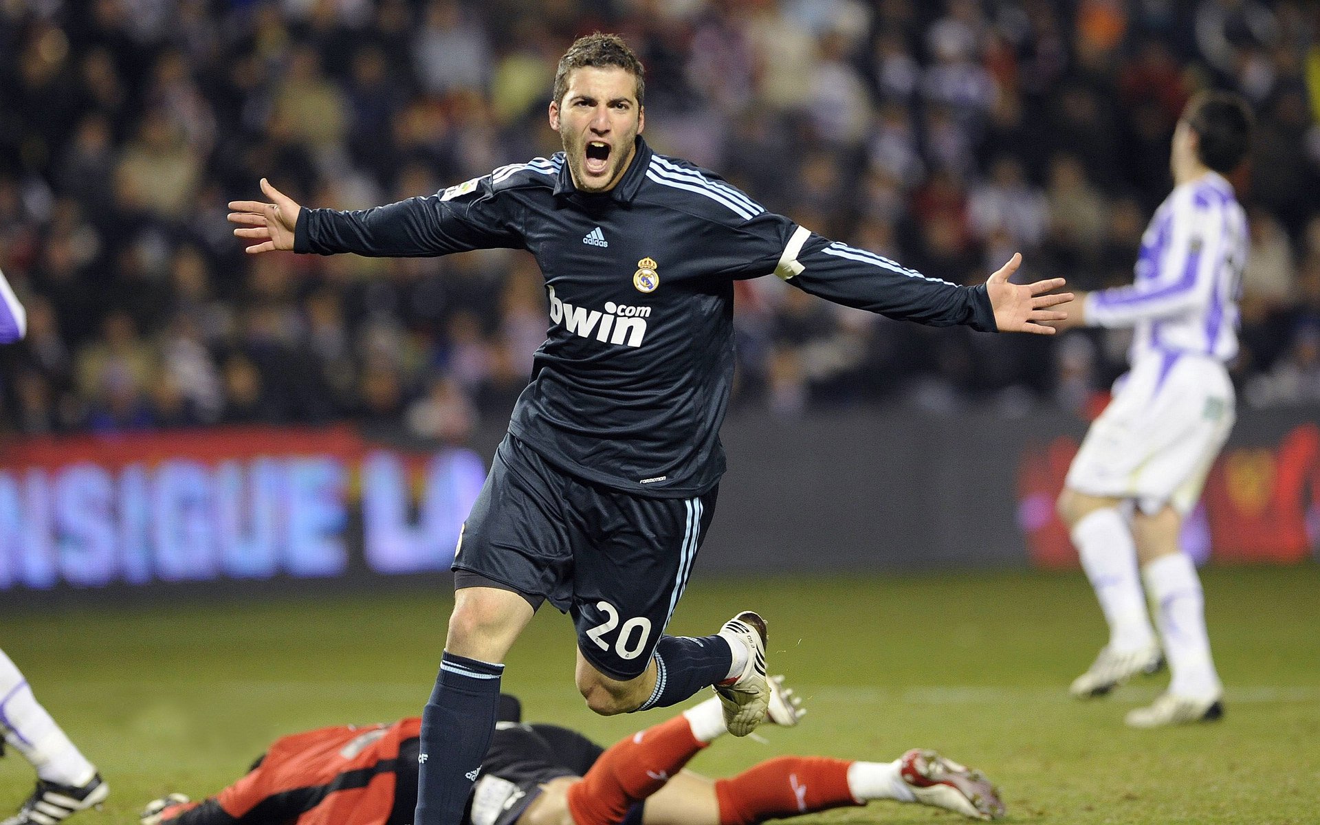 爱游戏体育-哈兰德新星赛事规则更新表现惊艳，瑞士队未来可期！