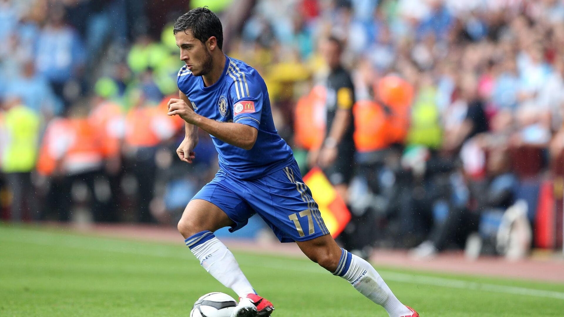 关于凯恩在切尔西比赛中最后时刻胜出，出色发挥引发热议！比赛高潮迭起的信息